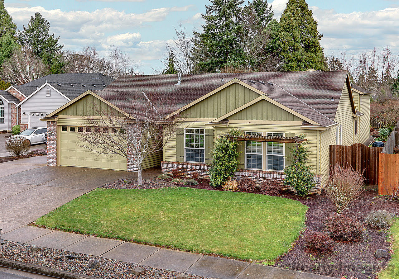 12102 McCord Heights Ct. Oregon City, Oregon 97045